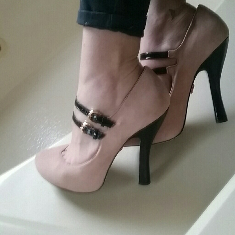 Betsey johnson pink suade heels